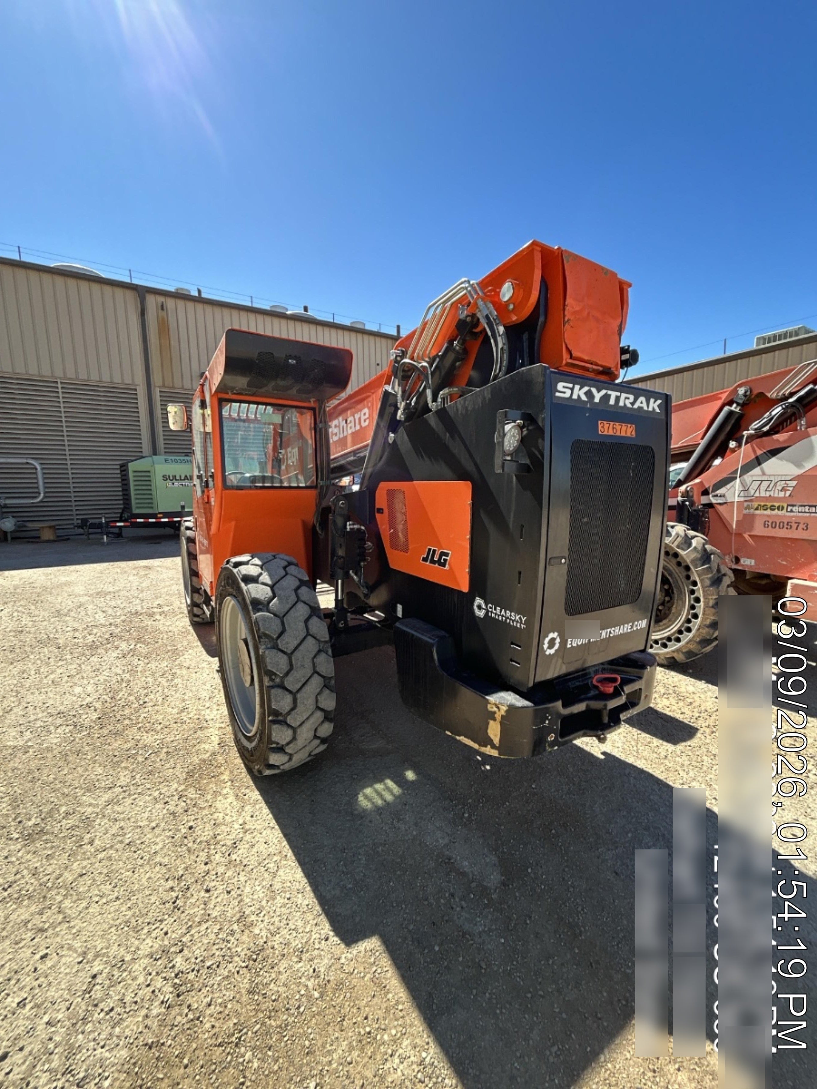 2023 SKYTRAK 8042