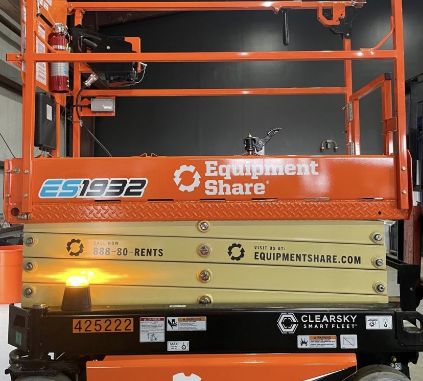 2024 JLG ES1932