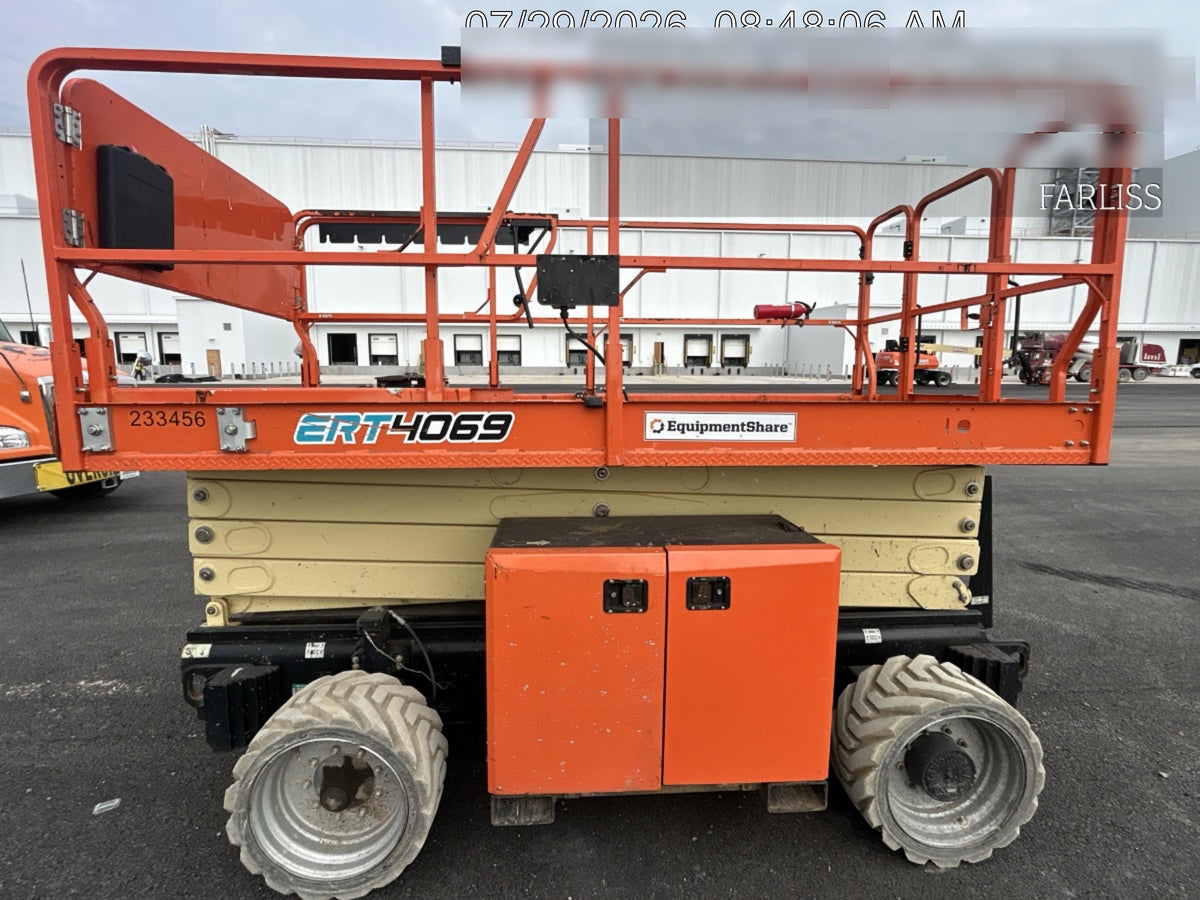 2022 JLG ERT4069
