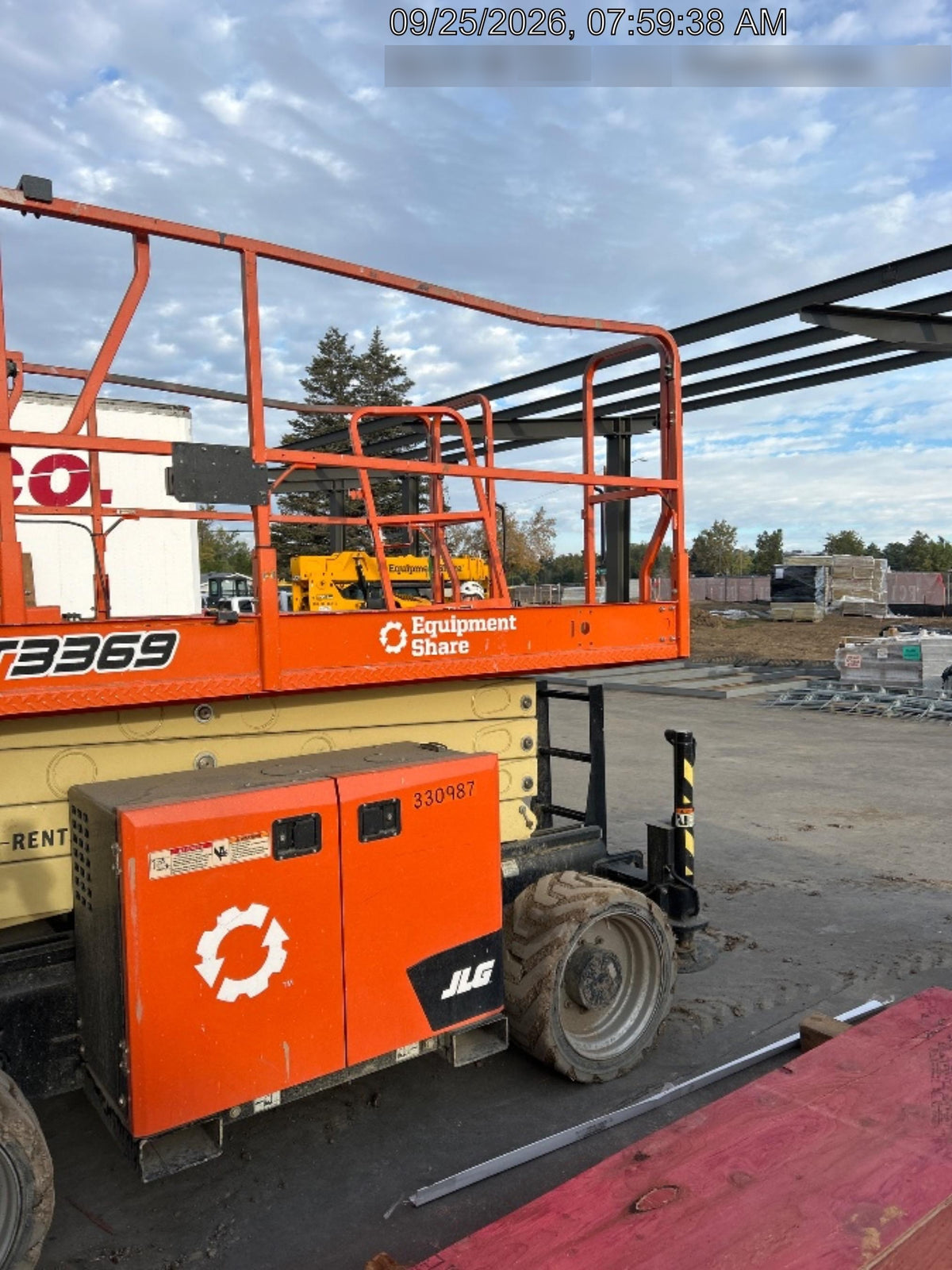 2023 JLG RT3369