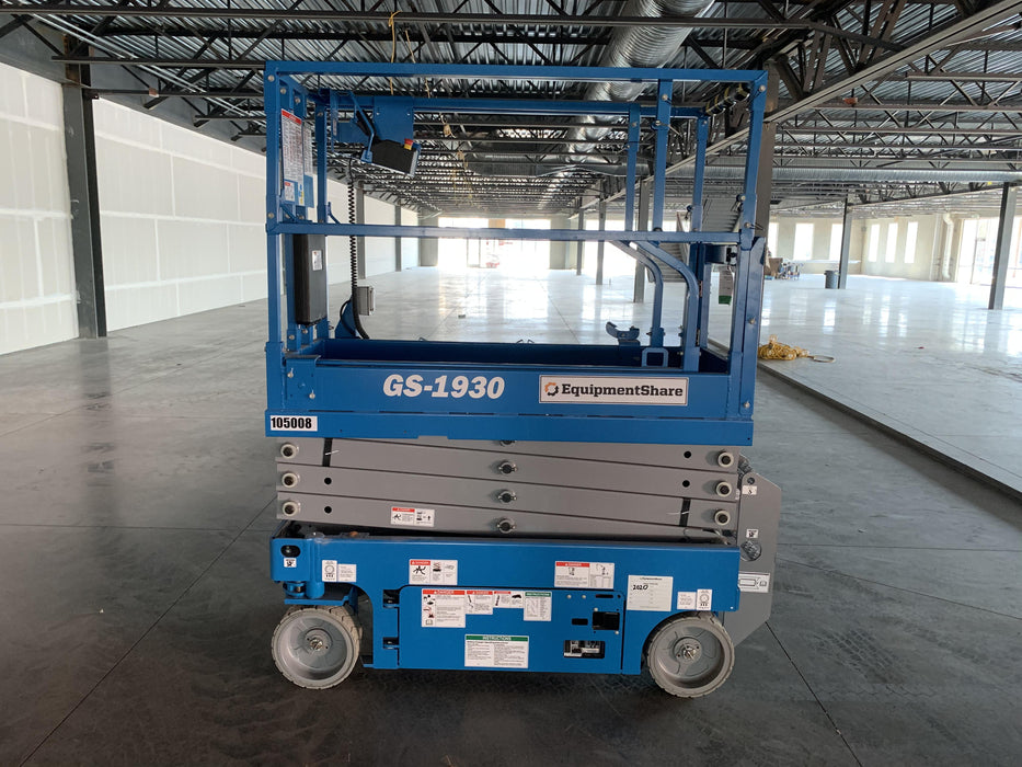 2020 Genie GS-1930 Solid Non Marking Tires, Beacon, Folding rails with half height swing gate, 800W Inverter