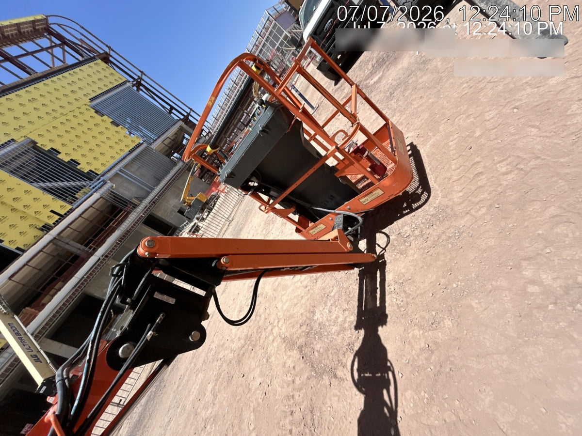 2019 JLG E300AJP