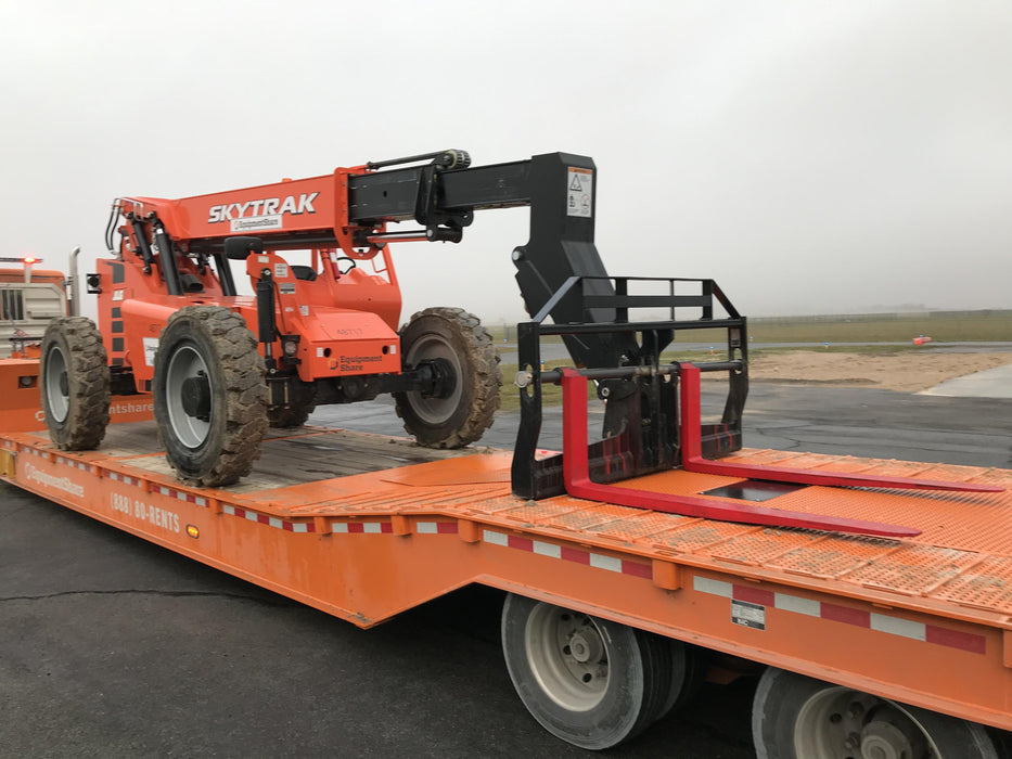 2019 Skytrak 6036 Canopy, Solid Tires, LED Work Lights, Beacon w/72" Carriage, 48" Pallet Forks