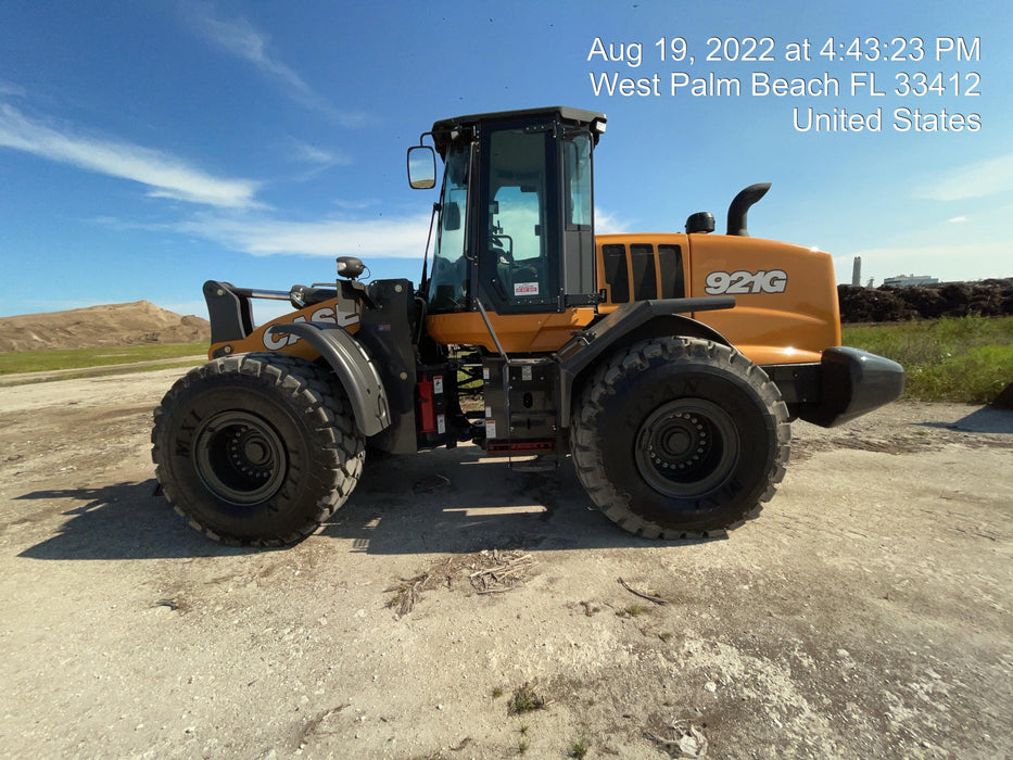 2022 CASE 921G