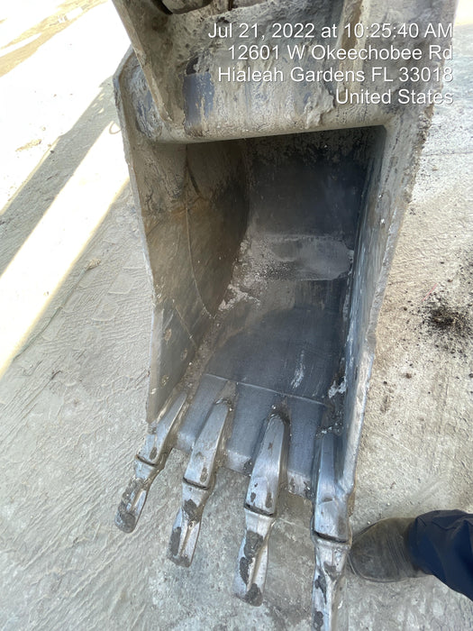 2014 WERK-BRAU 24" Bucket, 25k-35k Excavator - Werk-Brau