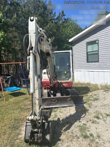 2021 TAKEUCHI TB250-2C