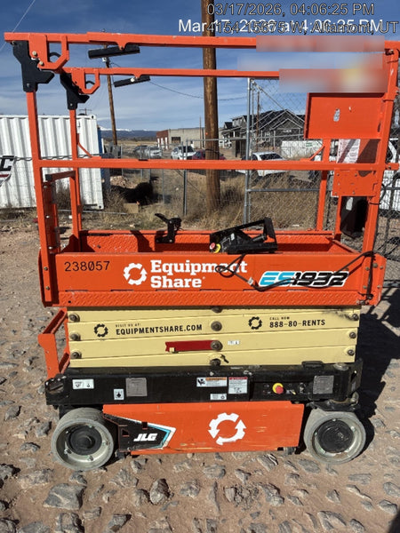 2022 JLG ES1932