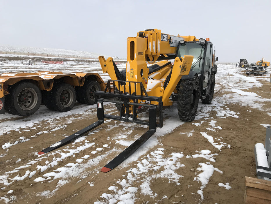 2019 JCB 512-56 Enclosed Cab, 109 HP, Solid Tires, Worklights, Beacon, Aux Hydraulics, Lifting Eye w/66" Carriage/60" Forks