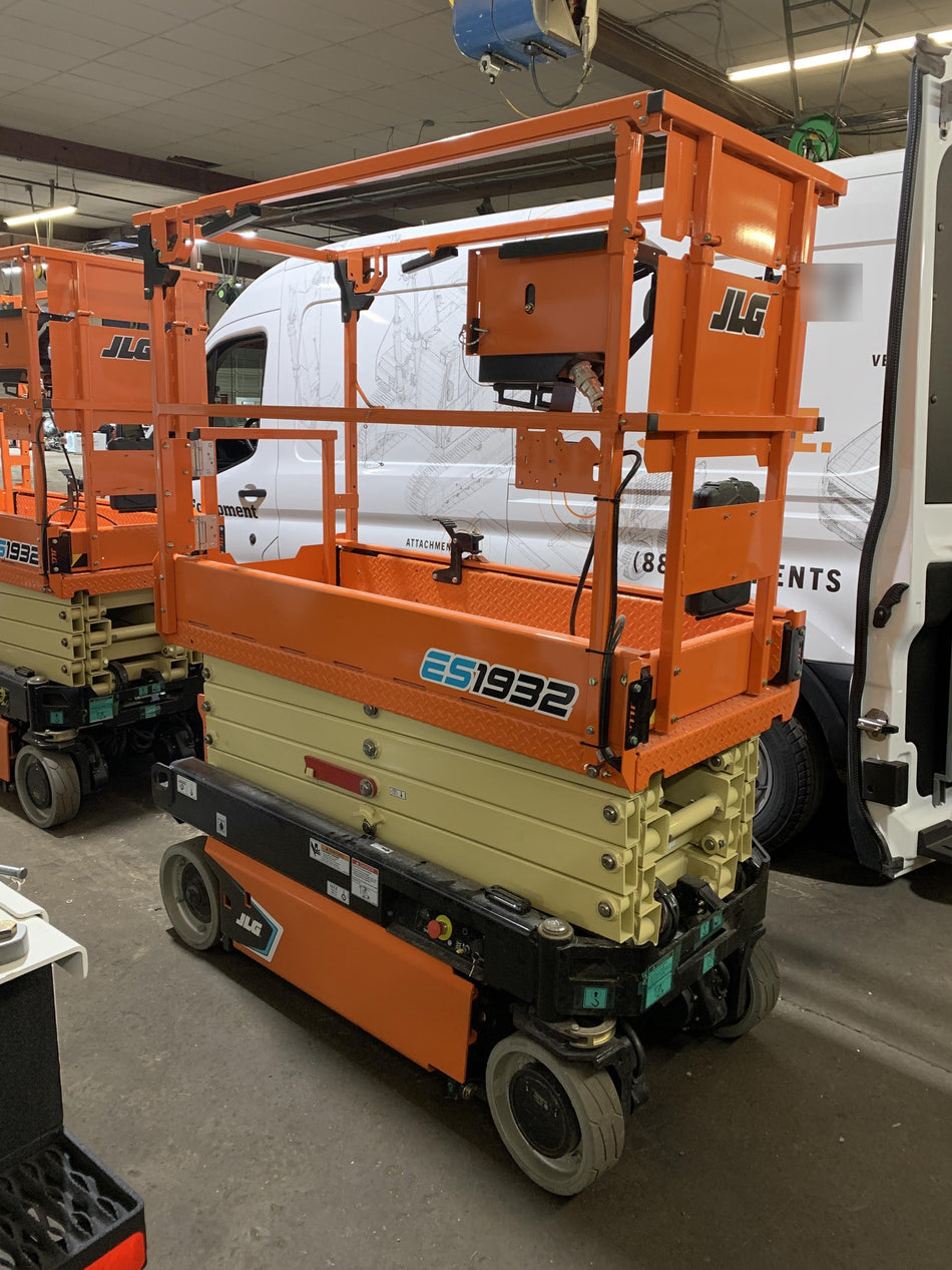 2022 JLG ES1932