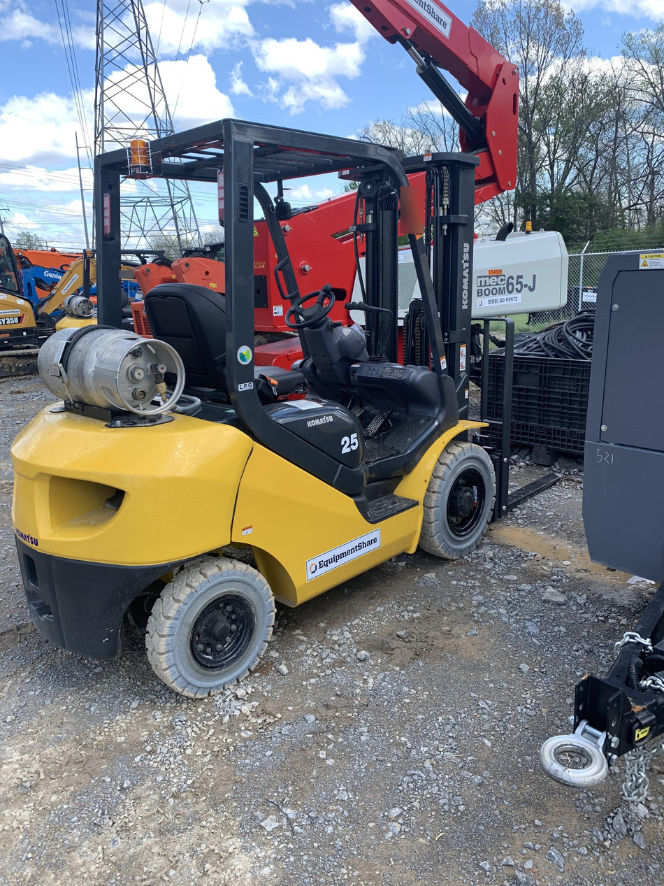 2021 KOMATSU FG25T-16 LP