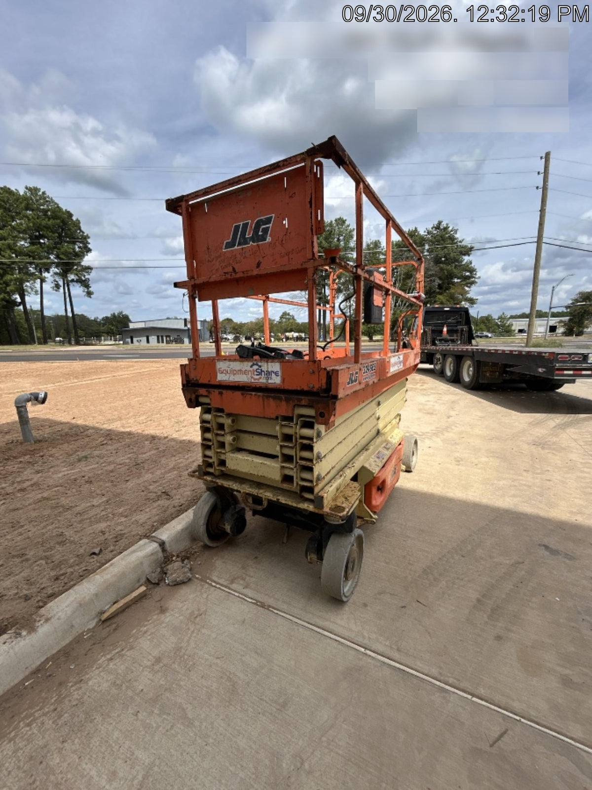 2016 JLG 3246ES