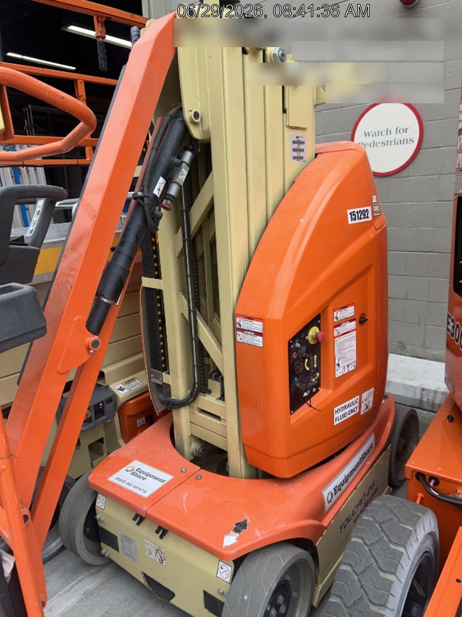 2021 JLG 26E