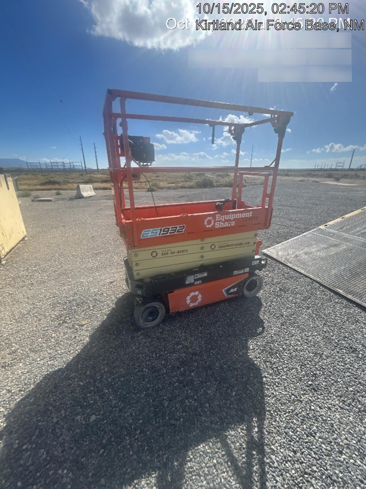 2023 JLG ES1932