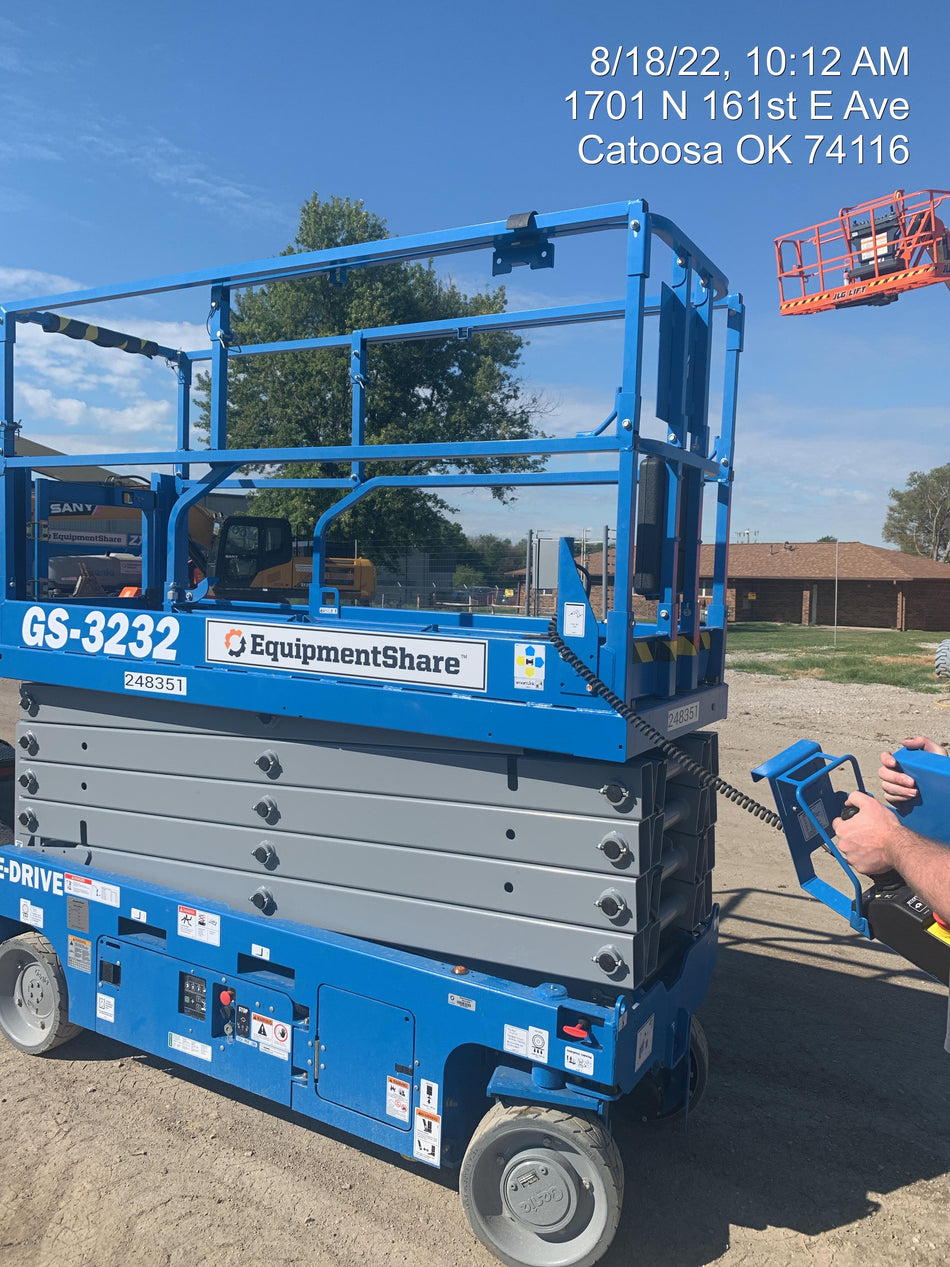 2022 GENIE GS-3232