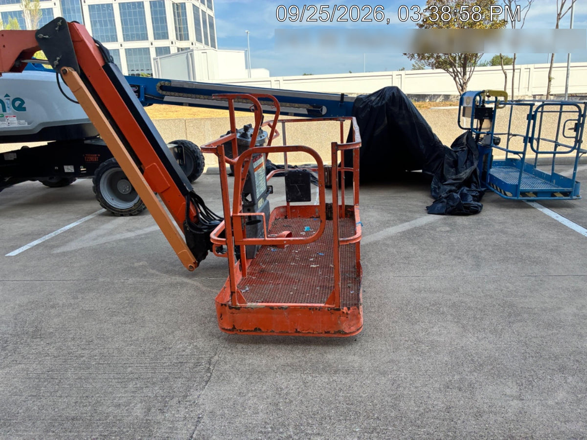 2016 JLG 660SJ