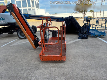 2016 JLG 660SJ