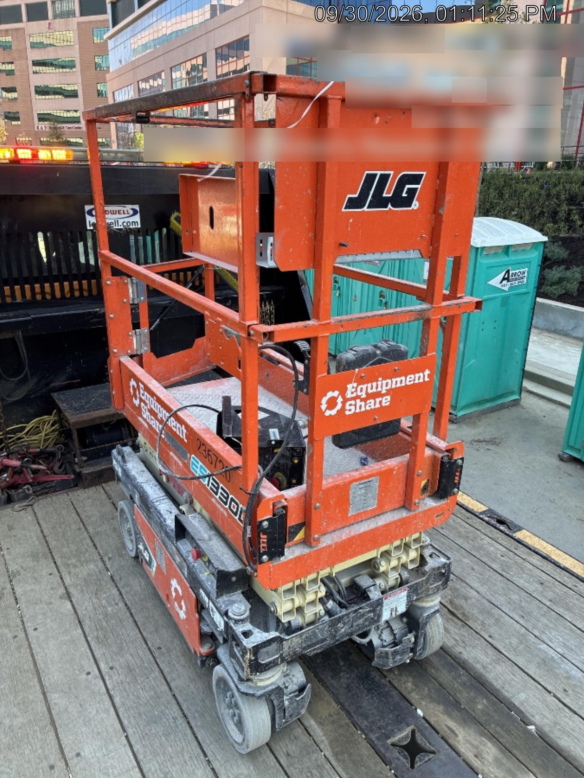 2022 JLG ES1330L