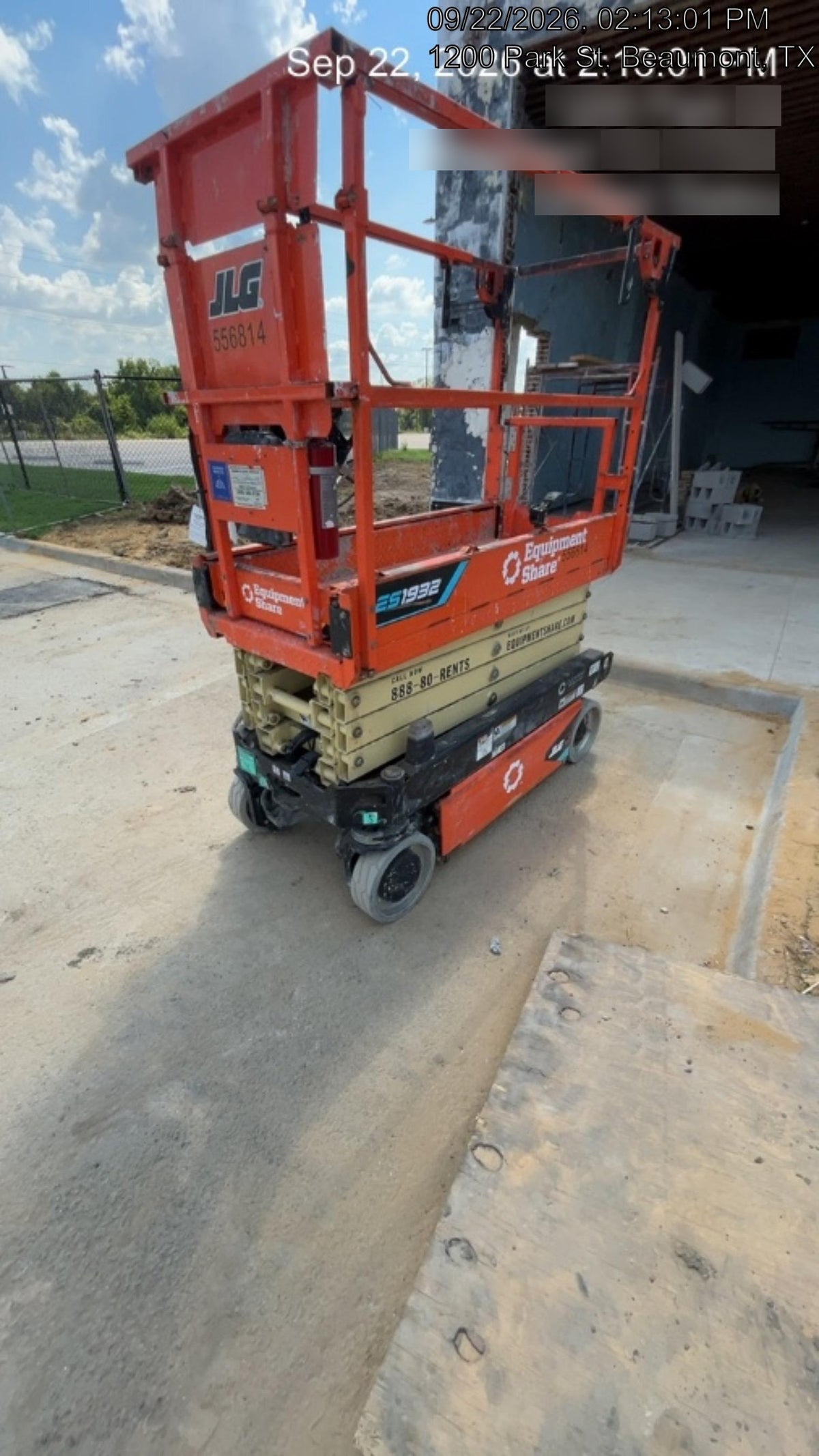 2025 JLG ES1932