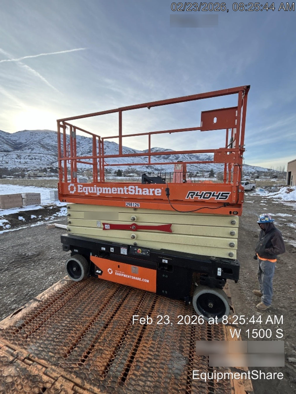 2023 JLG R4045