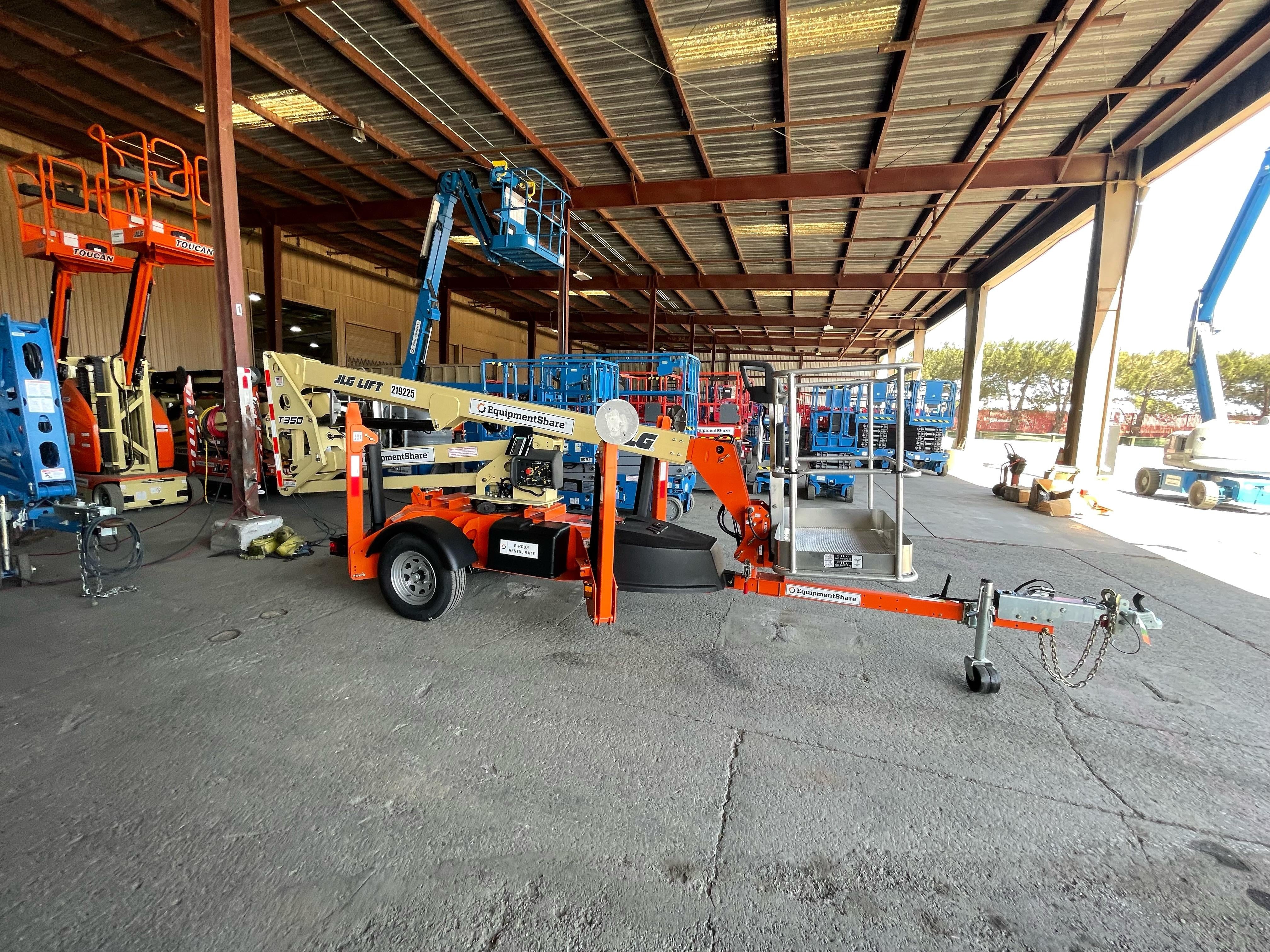 2022 JLG T350