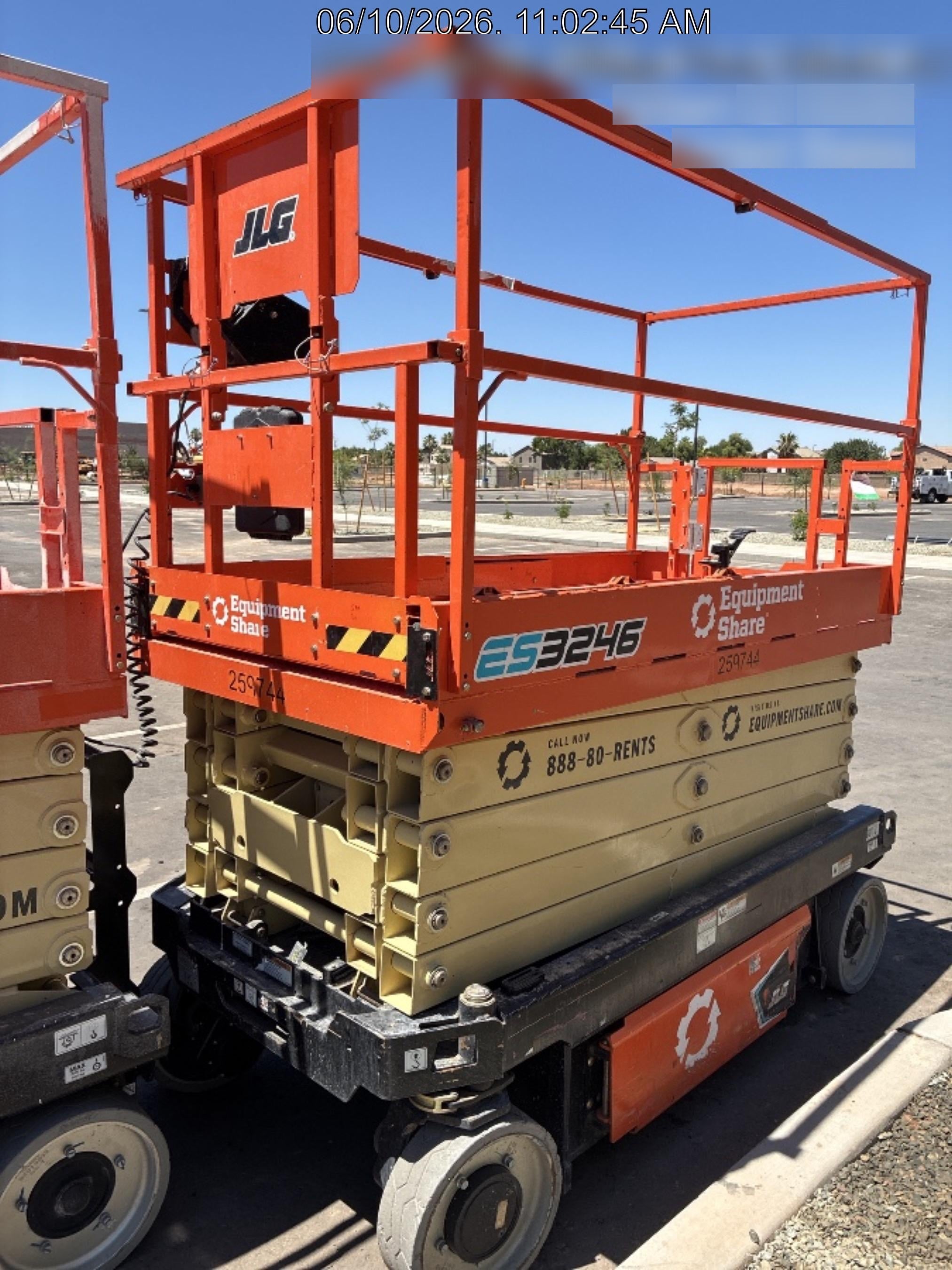2022 JLG ES3246