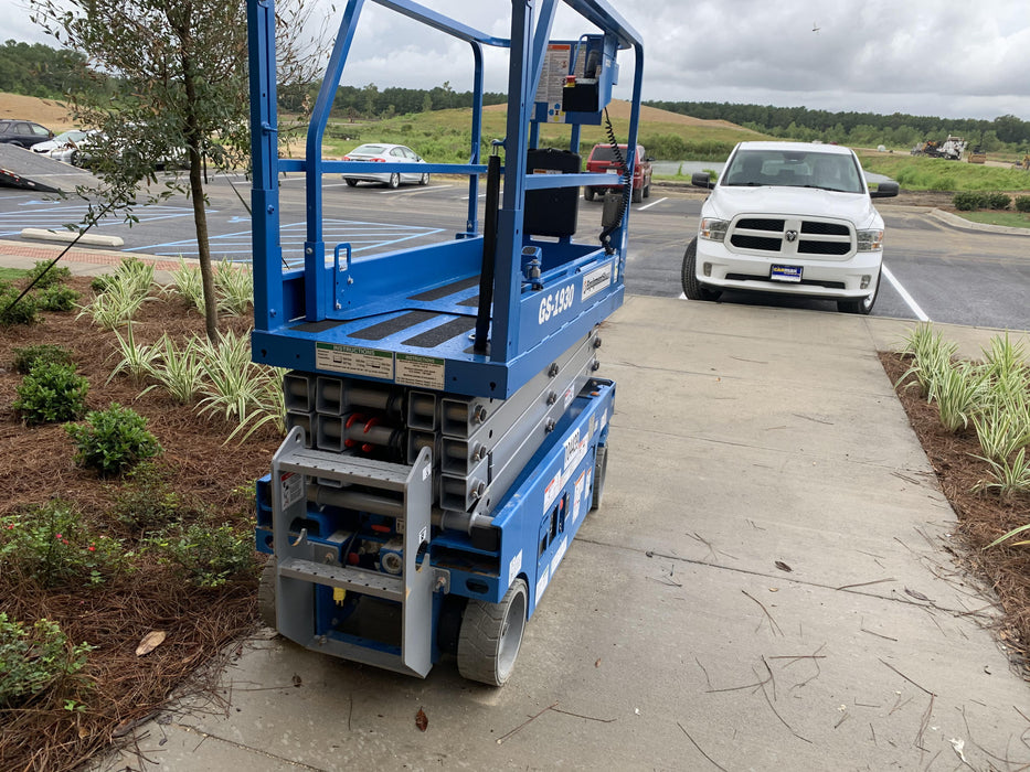 2020 Genie GS-1930 Fixed rails with chain entry gate - Pre A92.20