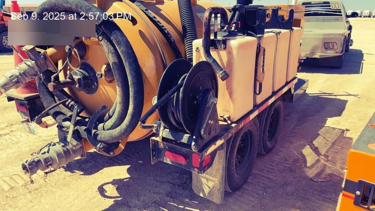 2023 VAC-TRON LP573XDT