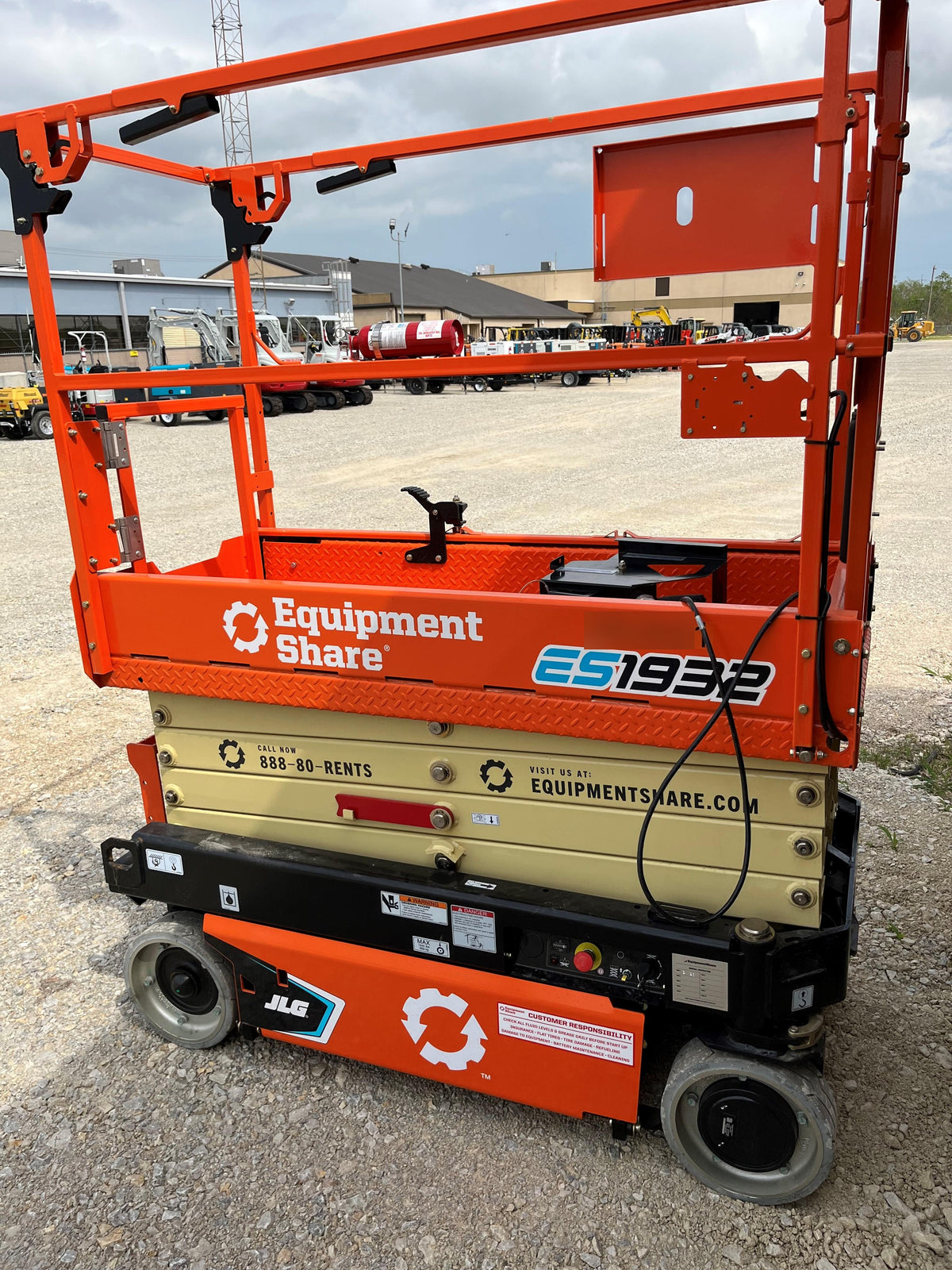 2022 JLG ES1932