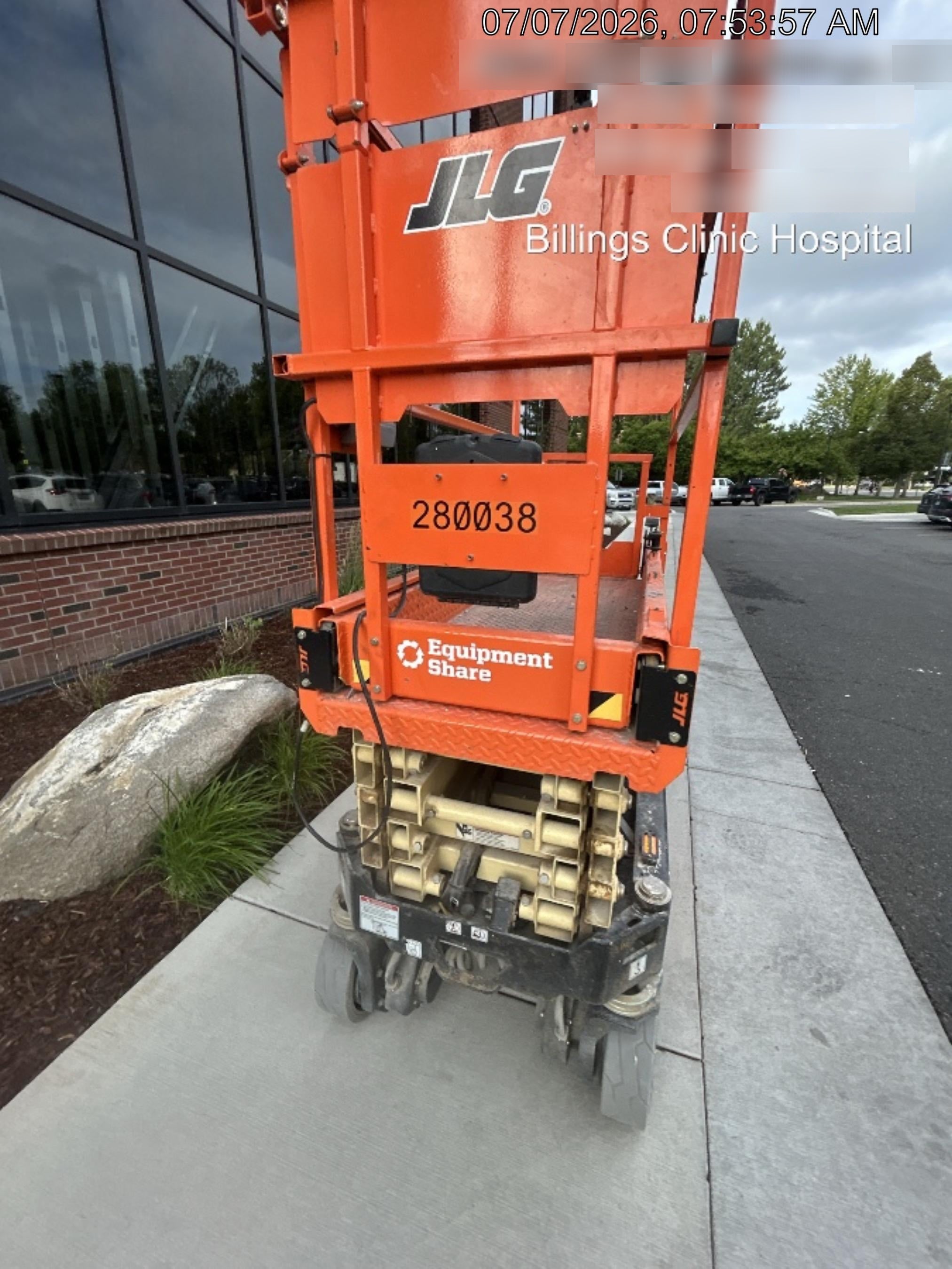 2022 JLG ES1932