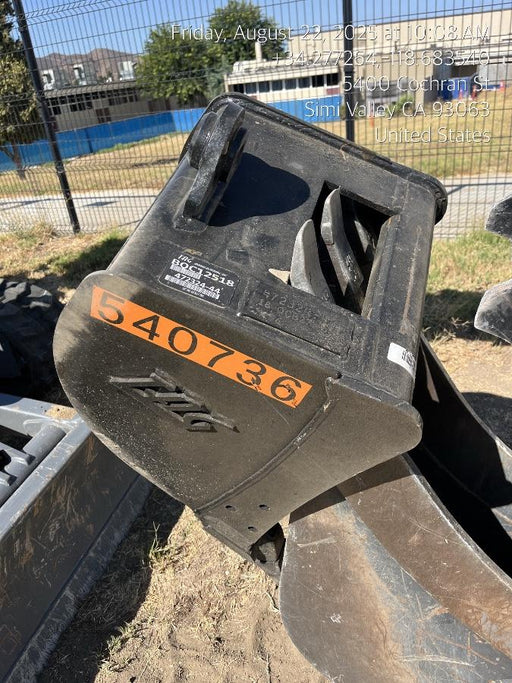 2025 TAKEUCHI 18" HD Bucket - Takeuchi