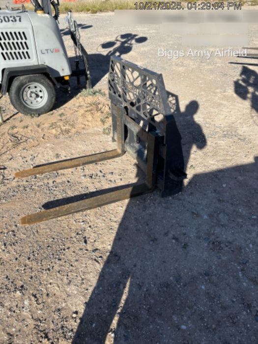 2021 PALADIN 48" Pallet Forks - Paladin