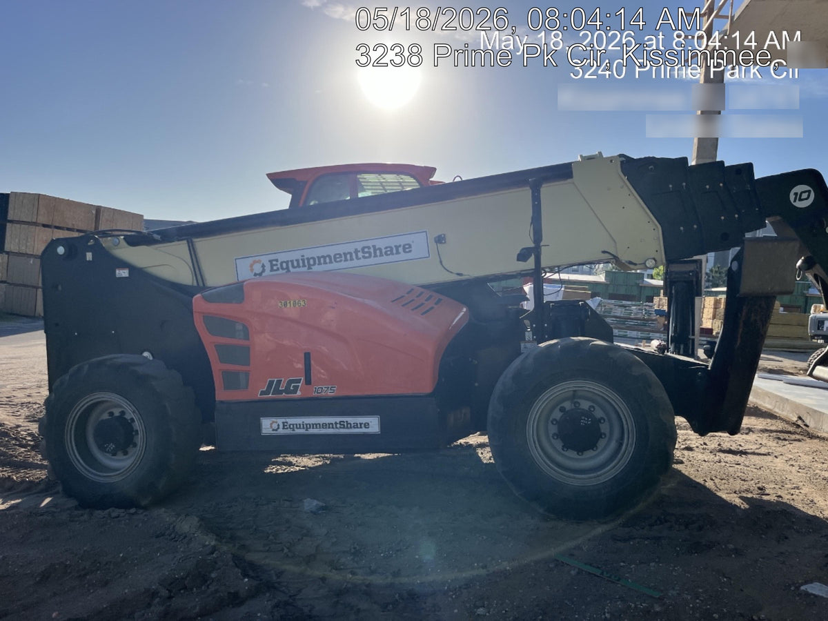 2023 JLG 1075