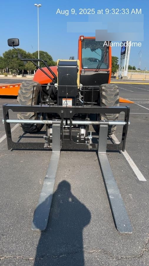 2025 JLG 1732
