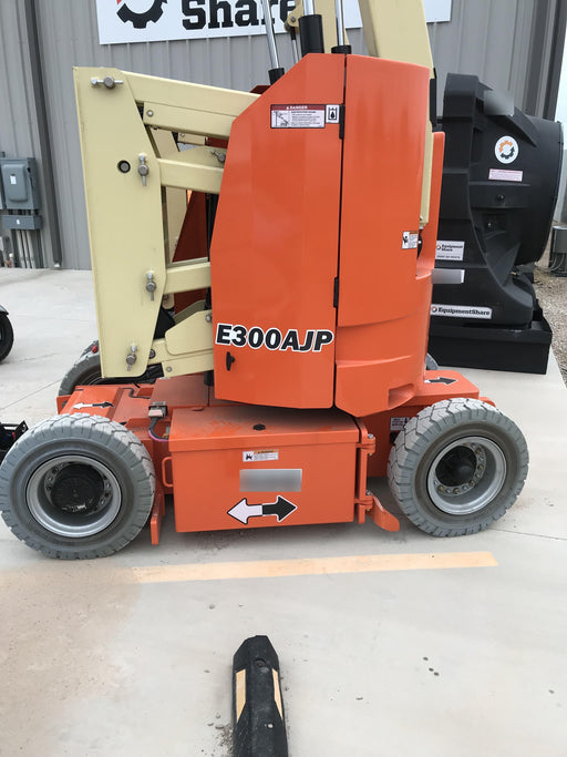 2019 JLG E300AJP