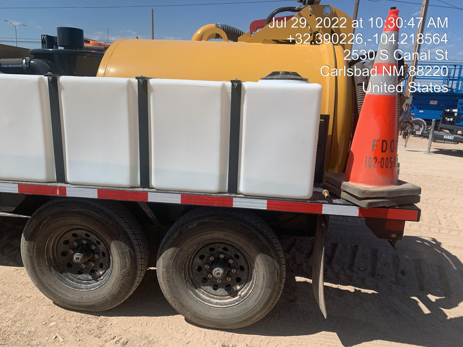 2022 Vac-Tron LP573XDT T4 Koehler Diesel Engine, 500 Gallon Debris Tank, x2 100 Gallon Water Tanks
