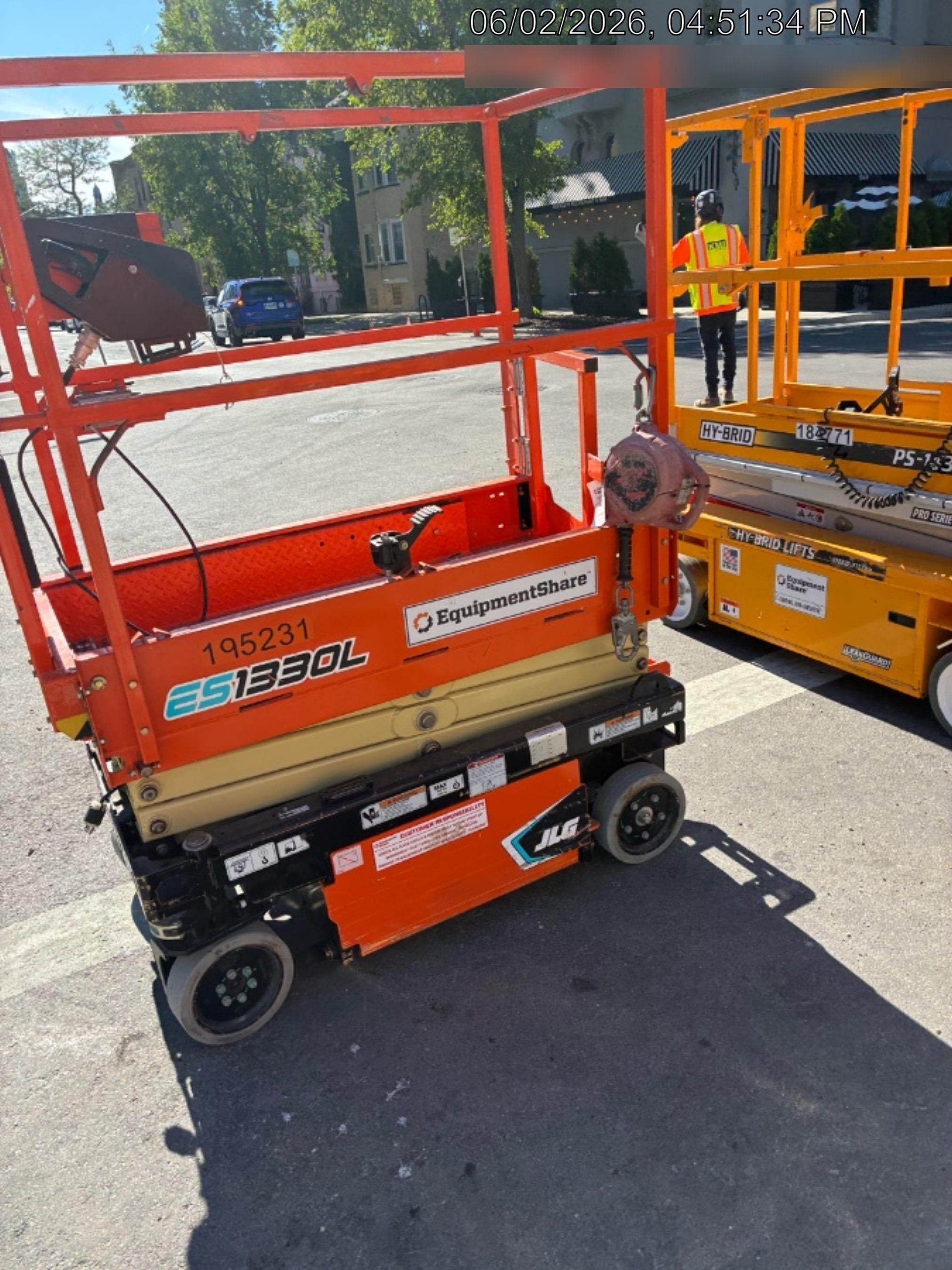 2021 JLG ES1330L