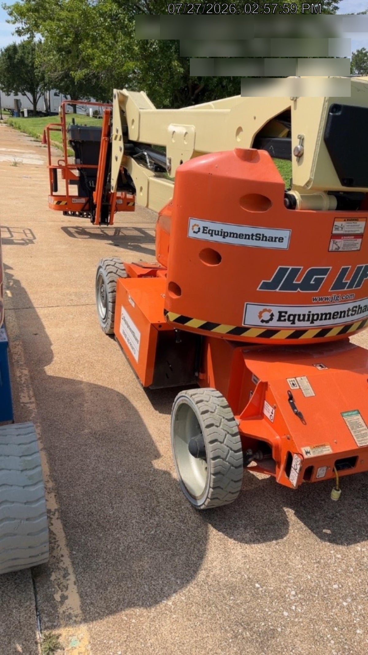 2022 JLG E400AJP Narrow