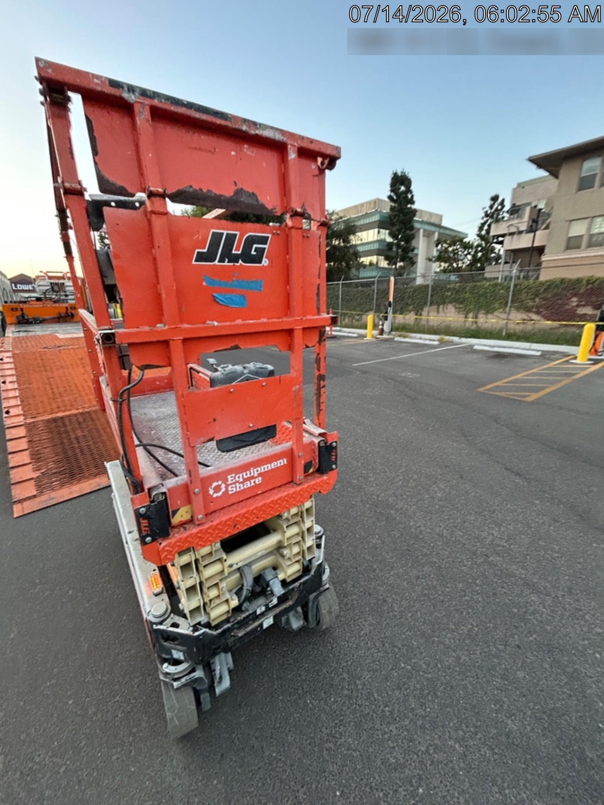 2022 JLG ES1932