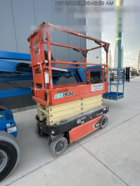 2022 JLG ES1932