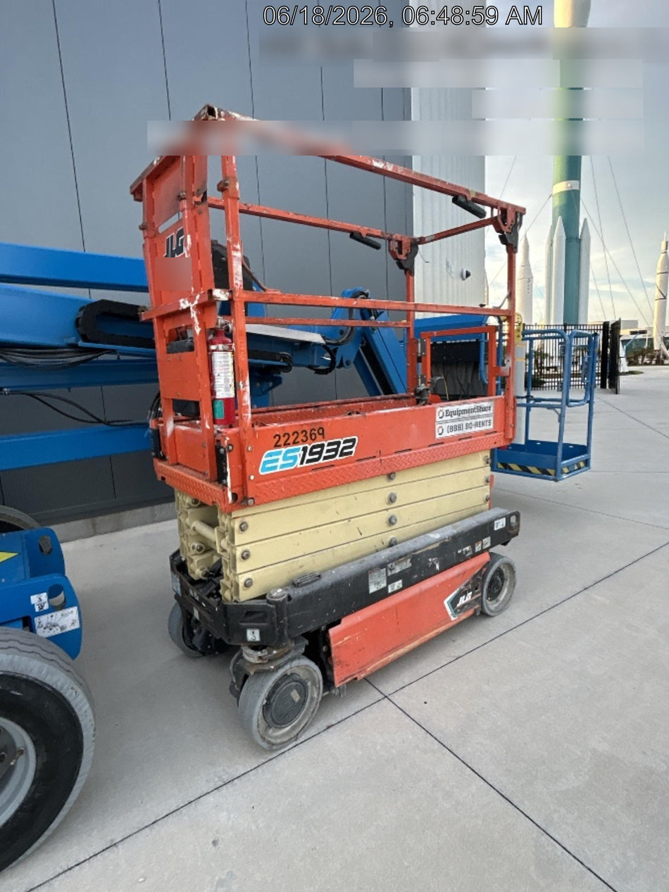 2022 JLG ES1932