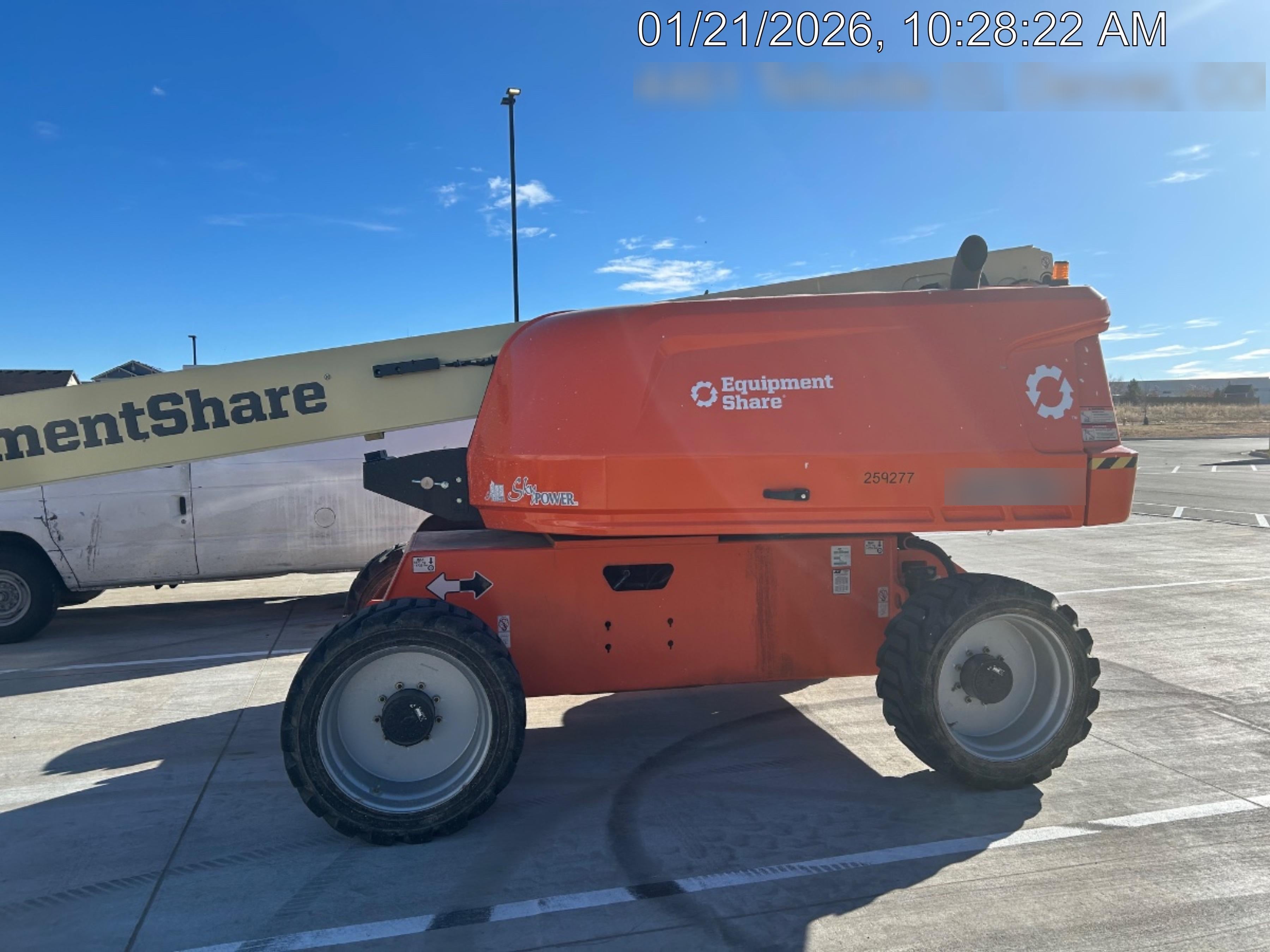 2022 JLG 660SJ