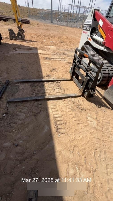 2023 ARROW MATERIAL HANDLING 72" Pallet Forks - Arrow