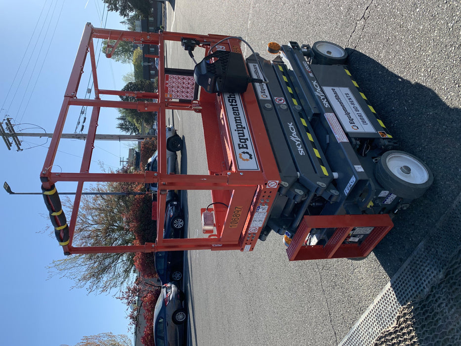 2020 Skyjack SJIII-3219 Solid NM Tires, Half height spring hinged entry gate, Dual Beacons, 800W Inverter