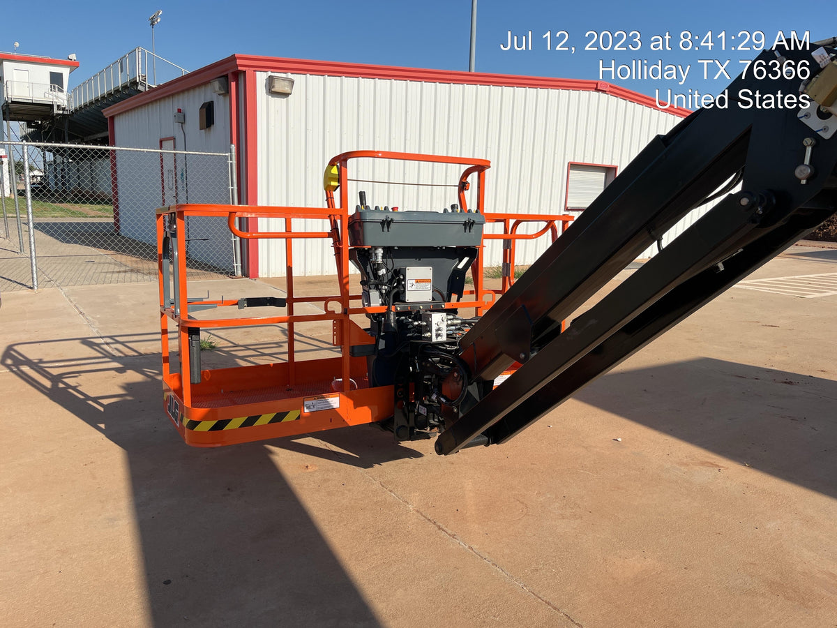 2023 JLG 660SJ