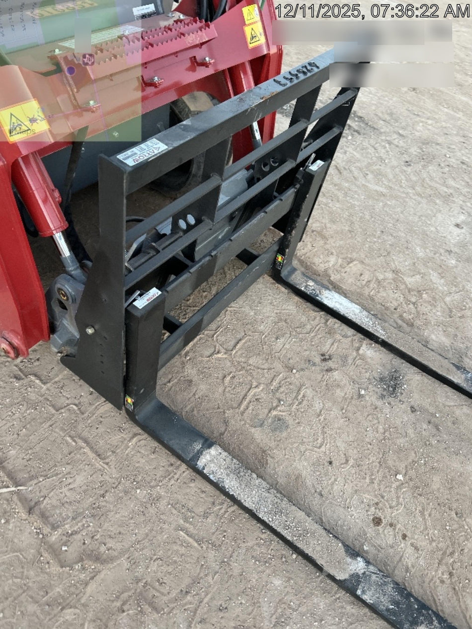 2025 ARROW MATERIAL HANDLING 48" Pallet Forks - Arrow