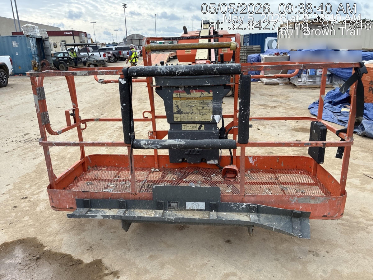 2016 JLG 660SJ