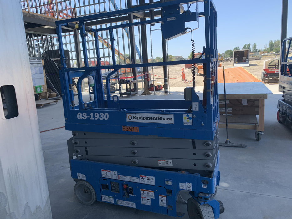 2020 Genie GS-1930 Solid Non Marking Tires, Beacon, Folding rails with half height swing gate