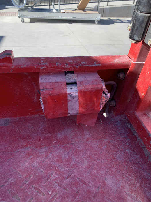 2020 MEC 1330SE Solid NM Tires, Steel Swing out Doors, LCS, Beacon, 900W Invertor