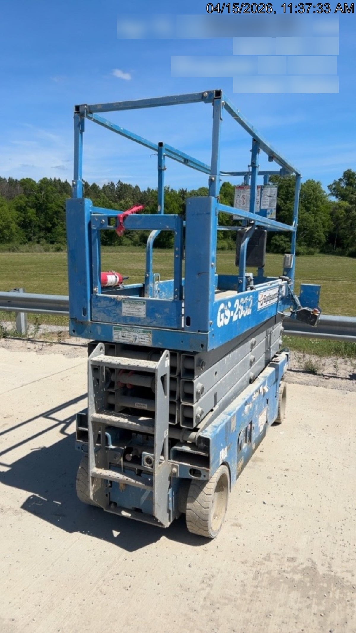 2019 Genie GS-2632 Folding rails with half height swing gate