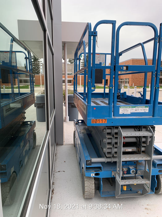 2019 Genie GS-2646 folding rails with full height swing gate, 800W Inverter